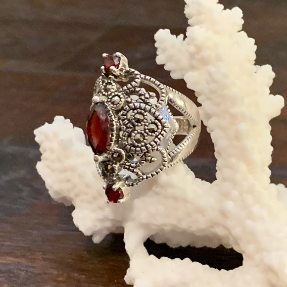 Sterling Silver Garnet and Marcasite Ring Size: 6 - Picture 6 of 9
